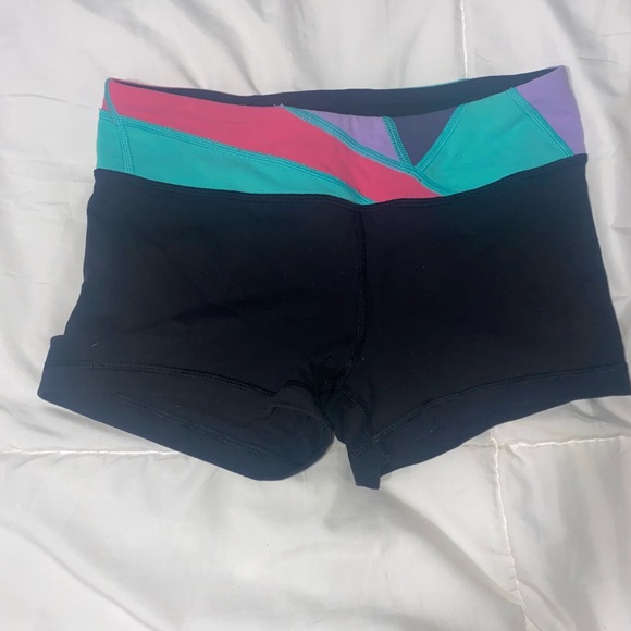 Ivivva Pants - Ivivva spandex shorts